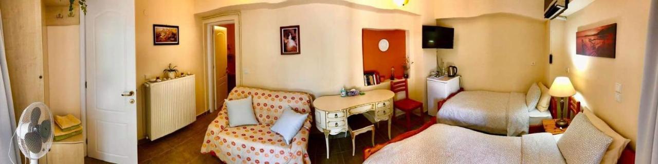 Bed and Breakfast Kostas Walkers Point Dafnáta Esterno foto