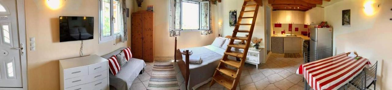 Bed and Breakfast Kostas Walkers Point Dafnáta Esterno foto