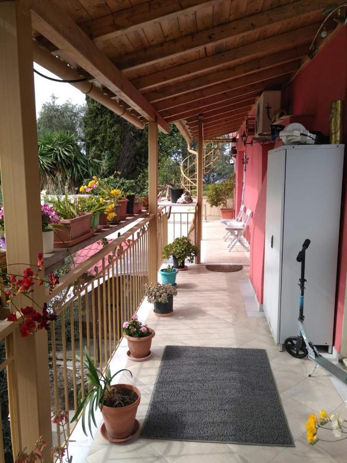 Bed and Breakfast Kostas Walkers Point Dafnáta Esterno foto
