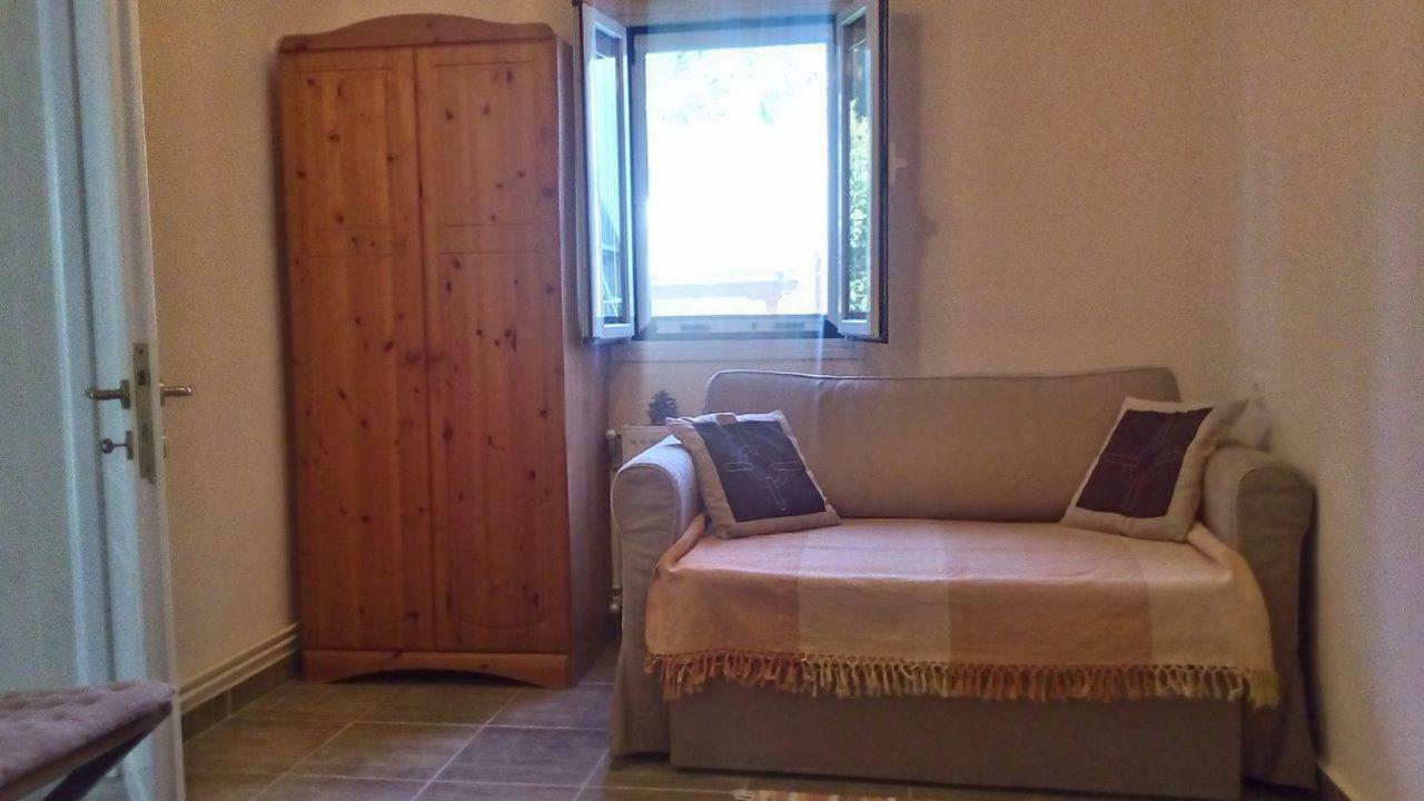 Bed and Breakfast Kostas Walkers Point Dafnáta Esterno foto