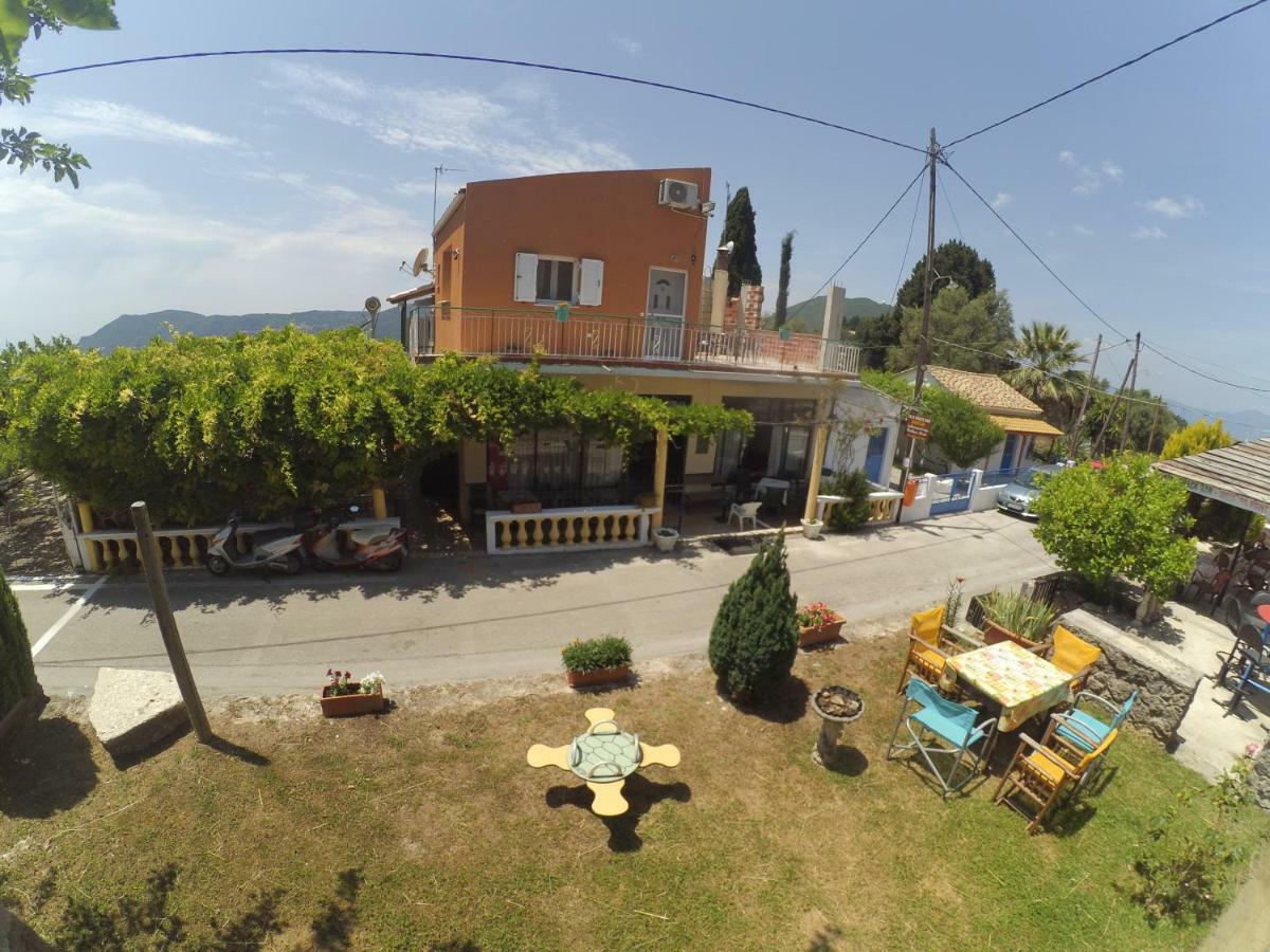 Bed and Breakfast Kostas Walkers Point Dafnáta Esterno foto