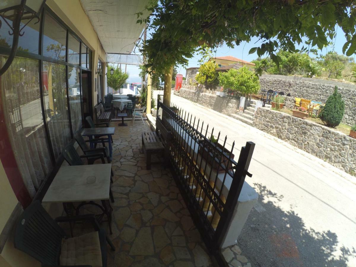 Bed and Breakfast Kostas Walkers Point Dafnáta Esterno foto