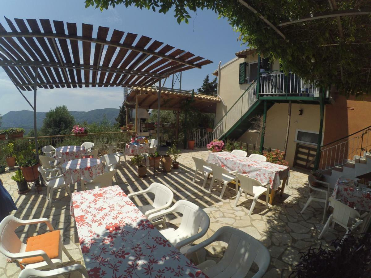 Bed and Breakfast Kostas Walkers Point Dafnáta Esterno foto